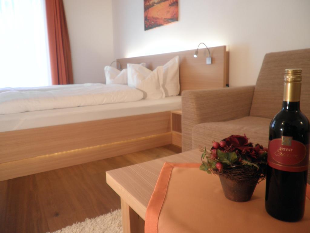Gasthof Zum Goldenen Loewen Nauders Chambre photo