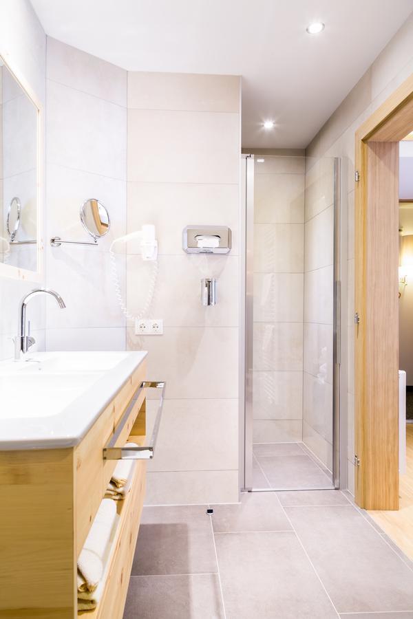 Gasthof Zum Goldenen Loewen Nauders Chambre photo